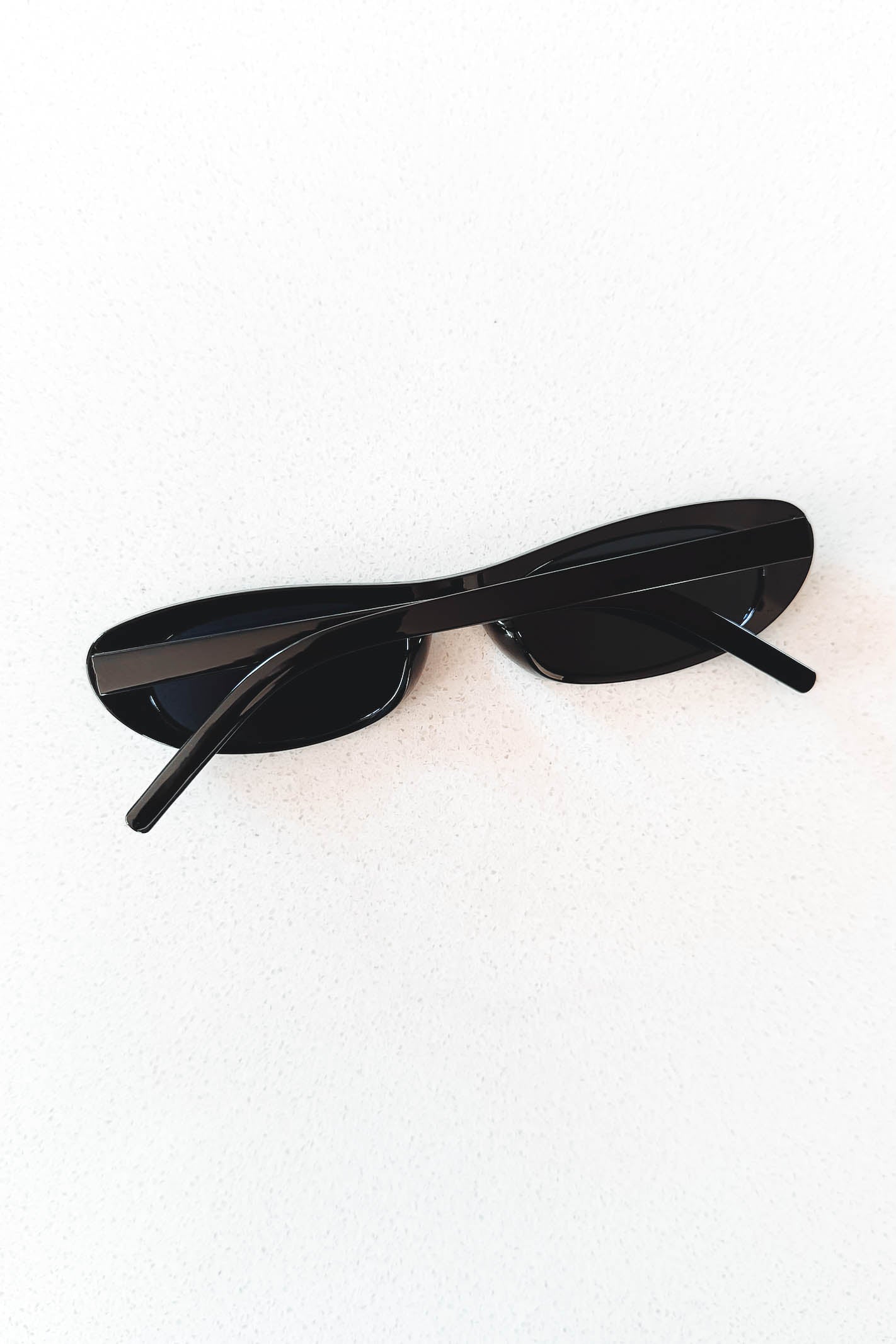 Black 90s Sunglasses