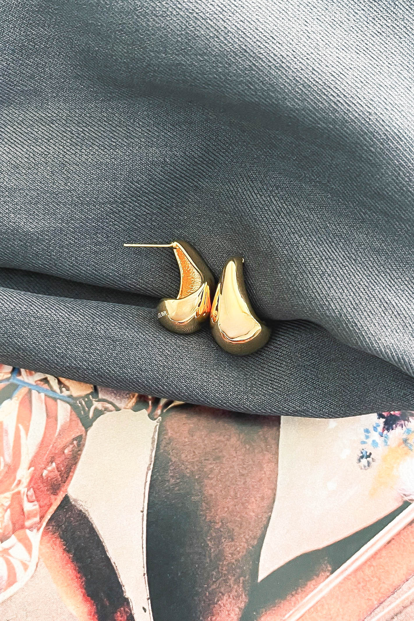 Irregular Teardrop Earring Gold